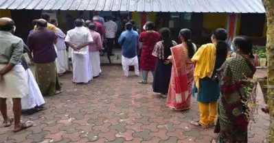 വോട്ടെടുപ്പ് രാവിലെ ഏഴ് മുതല്‍ വൈകീട്ട് ഏഴ് വരെ; കൂടുതല്‍ വിഭാഗങ്ങള്‍ക്ക് പോസ്റ്റല്‍ വോട്ട്
