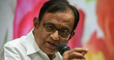 ജനാധിപത്യം കൂടുതലെന്ന് ഒരു ബ്യൂറോക്രാറ്റ് കിടന്ന് നിലവിളിക്കുന്നു, കച്ചേരിക്കോയ്മയാണെന്ന് ദുഃഖത്തോടെ ഒരു ഡെമോക്രാറ്റ് പറയുന്നു; വിമര്‍ശനവുമായി പി. ചിദംബരം
