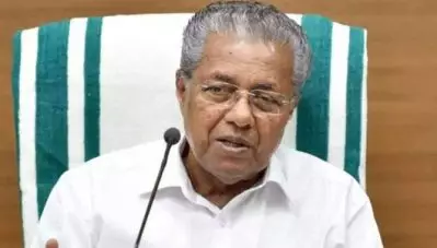 സൗജന്യ കൊവിഡ് വാക്‌സിന്‍; മുഖ്യമന്ത്രിയോട് തെരഞ്ഞെടുപ്പ് കമ്മീഷന്‍ വിശദീകരണം തേടി