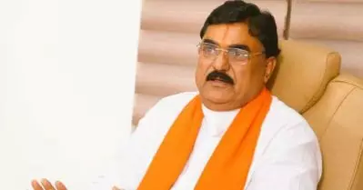 രാജ്യദ്രോഹി പട്ടികയിലേക്ക് പുതിയ പേരുകള്‍; പുരസ്‌കാരങ്ങള്‍ തിരികെ നല്‍കുന്നവര്‍ രാജ്യദ്രോഹികളെന്ന് ബി.ജെ.പി മന്ത്രി