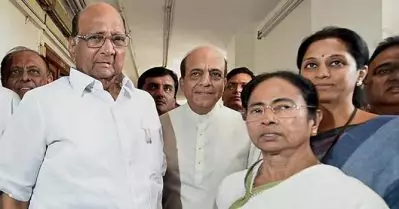 ബി.ജെ.പി- തൃണമൂല്‍ പോര് രൂക്ഷം; ശരദ് പവാറുമായി കൂടിക്കാഴ്ച നടത്തി മമത, ആവശ്യമെങ്കില്‍ പവാര്‍ ബംഗാളിലെത്തുമെന്ന് റിപ്പോര്‍ട്ട്