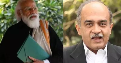 ‘ബുദ്ധിയില്ലാത്ത മനസും ക്യാമറക്ക് നേരെ മാത്രം തിരിച്ചുവെച്ച മുഖവും’: ടാഗോര്‍ വേഷത്തിലെത്തിയ മോദിയെ പരിഹസിച്ച് പ്രശാന്ത് ഭൂഷണ്‍