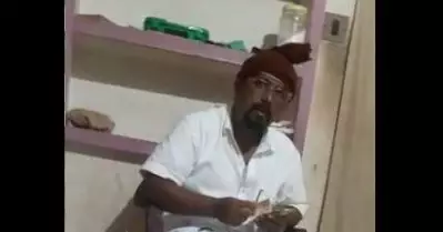 വോട്ടര്‍മാരെ പണം നല്‍കി സ്വാധീനിക്കാന്‍ ശ്രമം; മലപ്പുറത്ത് യു.ഡി.എഫ്, സ്വതന്ത്ര സ്ഥാനാര്‍ത്ഥികള്‍ക്കെതിരെ പരാതി