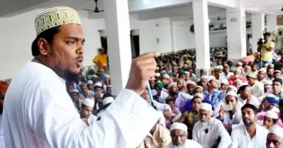 ന്യൂനപക്ഷ വോട്ടുകളിന്മേലുള്ള മമതയുടെ പ്രതീക്ഷ പാളുമോ? പുതിയ എതിരാളിയായി രംഗപ്രവേശനം ചെയ്ത് മതപുരോഹിതന്‍ അബ്ബാസി സിദ്ദീഖി
