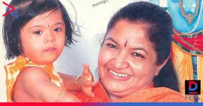 അവള്‍ പോയപ്പോള്‍ ആ പാട്ടിനെ ജീവിതത്തില്‍ നിന്ന് കുറേക്കാലം മാറ്റിനിര്‍ത്തി, അവളുടെ പാട്ടായിരുന്നു അത്; മകള്‍ നന്ദനയുടെ ഓര്‍മകളില്‍ ചിത്ര