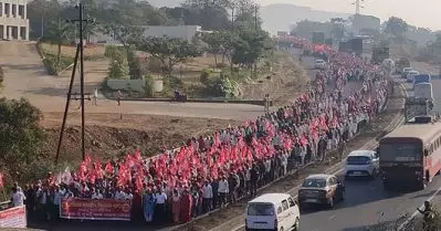 കര്‍ഷക പ്രക്ഷോഭം കൂടുതല്‍ ശക്തമാകുന്നു; മഹാരാഷ്ട്രയില്‍ മാര്‍ച്ചുമായി ആയിരക്കണക്കിന് കര്‍ഷകര്‍; ശരദ് പവാറും പങ്കെടുക്കും