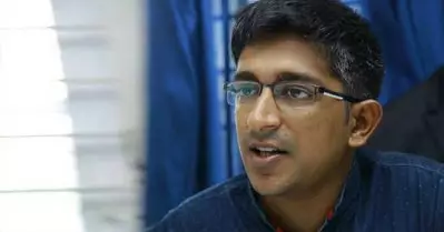 ഈ സര്‍ക്കാര്‍ ചൂട്ട് പിടിക്കുന്നത് ഏത് സ്ത്രീവിരുദ്ധന്മാര്‍ക്ക്; സിനിമാമേഖലയിലെ പ്രശ്‌നങ്ങള്‍ പഠിക്കാനുള്ള ഹേമ കമ്മീഷന്‍ റിപ്പോര്‍ട്ട് സര്‍ക്കാര്‍ പൂഴ്ത്തിയെന്ന് ഹരീഷ് വാസുദേവന്‍