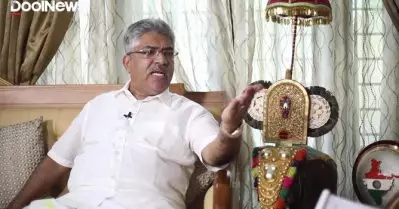 വര്‍ഗീയ പാര്‍ട്ടിയായ ലീഗിനെ ചുമന്ന് കോണ്‍ഗ്രസ് അധഃപതിച്ചു; വിവരംകെട്ട ഉപദേശികളെ മാറ്റി പിണറായി ഭരിച്ചാല്‍ നന്നാകുമെന്നും കെമാല്‍ പാഷ