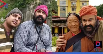 ‘നിങ്ങള്‍ മമ്മൂട്ടിയല്ലേ, മധ്യവയസ്‌ക്കരായ ദമ്പതികളുടെ ചോദ്യം കേട്ട് ലാല്‍ പറഞ്ഞു അതെ! ‘: മോഹന്‍ ലാലിനൊപ്പമുള്ള യാത്രയെ കുറിച്ച് ശ്രീകാന്ത് കോട്ടക്കല്‍