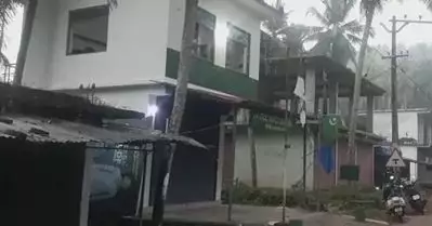 കോഴിക്കോട് മുസ്‌ലിം ലീഗ് ഓഫീസിന് നേരെ ബോംബേറ്; പിന്നില്‍ സി.പി.ഐ.എം ആണെന്ന് ലീഗ്