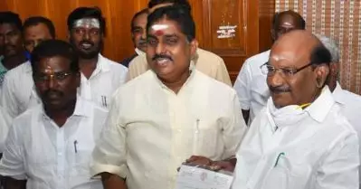 പുതുച്ചേരി കോണ്‍ഗ്രസില്‍ കൂട്ടരാജി; നേതാക്കള്‍ കൂട്ടത്തോടെ ബി.ജെ.പിയിലേക്കെന്ന് സൂചന