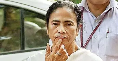 തൃണമൂലിന് വീണ്ടും തിരിച്ചടി; 14 കൗണ്‍സിലര്‍മാര്‍ ബി.ജെ.പിയില്‍