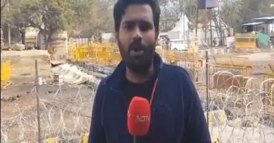 ഇന്റര്‍നെറ്റ് റദ്ദ് ചെയ്ത് കൂറ്റന്‍ കോണ്‍ക്രീറ്റ് മതിലുകള്‍ കെട്ടിയിരിക്കുകയാണ് കേന്ദ്രം; സിംഗുവിലെ വാര്‍ത്തകള്‍ ജനങ്ങളിലേക്കെത്തിക്കാന്‍ 12 കിലോമീറ്റര്‍ നടക്കേണ്ടി വരുന്നുവെന്ന് എന്‍.ഡി.ടി റിപ്പോര്‍ട്ടര്‍