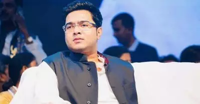 തൃണമൂൽ എം.പി അഭിഷേക് ബാനർജിയുടെ ഭാര്യക്ക് സി.ബി.ഐ. നോട്ടീസ്; അമിത് ഷായെ കോടതി കയറ്റിയാൽ സി.ബി.ഐ വീട്ടിലെത്തുമെന്ന് പ്രശാന്ത് ഭൂഷൺ