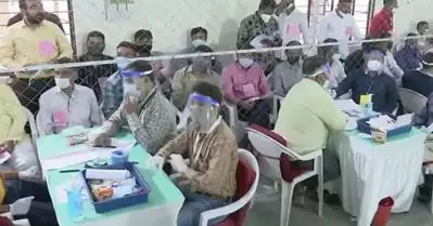 ഗുജറാത്ത് മുനിസിപ്പല്‍ കോര്‍പ്പറേഷന്‍ തെരഞ്ഞെടുപ്പ്; ബി.ജെ.പി മുന്നില്‍