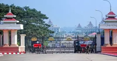 ‘ഒരു രാത്രി മുഴുവന്‍ കഴിച്ചുകൂട്ടിയത് ഏത് നിമിഷവും പിടിച്ചുകൊണ്ടുപോയേക്കാമെന്ന ഭയത്തില്‍’; മ്യാന്‍മറില്‍ നൂറോളം പാര്‍ലമെന്റ് അംഗങ്ങളെ തടങ്കലിലാക്കി പട്ടാളം