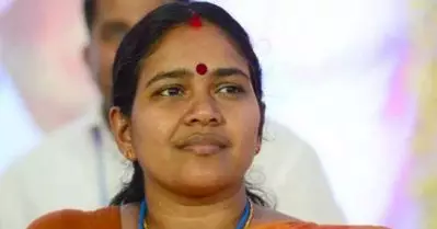 നദ്ദ ഇടപെട്ടിട്ടും രക്ഷയില്ല; സുരേന്ദ്രനെതിരെ മോദിയെ കണ്ട് ശോഭാ സുരേന്ദ്രന്‍