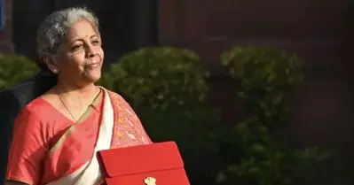 ‘തെരഞ്ഞെടുപ്പുണ്ട്’; തമിഴ് നാടിനും കേരളത്തിനും പശ്ചിമ ബംഗാളിനും വേണ്ടി പ്രഖ്യാപനങ്ങള്‍; കൊച്ചി മെട്രോയ്ക്കും സഹായം; കൈയടിച്ച് മോദി