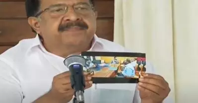 ‘മേഴ്‌സിക്കുട്ടിയമ്മക്കെതിരായ അഴിമതിക്ക് തെളിവുണ്ട്’; ഫോട്ടോ ഉയര്‍ത്തിക്കാട്ടി ചെന്നിത്തല