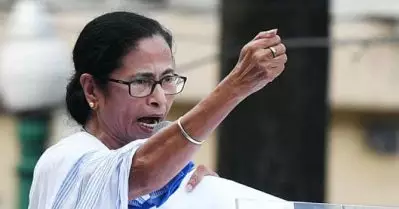 മമത മത്സരിക്കുന്നത് സുവേന്തു അധികാരിയുടെ നന്ദിഗ്രാമില്‍; ബി.ജെ.പിയെ നേരിട്ട് പോരിന് വിളിച്ച് ബംഗാള്‍ മുഖ്യമന്ത്രി