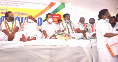 ചെന്നിത്തല കേരളം കണ്ട ഏറ്റവും മികച്ച പ്രതിപക്ഷ നേതാവ്, പിണറായി സര്‍ക്കാരിനെതിരെ നടത്തുന്നത് നിരന്തര പോരാട്ടം: മുല്ലപ്പള്ളി