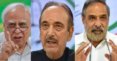 ‘മുതിര്‍ന്ന കോണ്‍ഗ്രസ് നേതാക്കളുടെ പരസ്യ വിമര്‍ശനം’; തത്കാലം നടപടിയില്ലെന്ന് എ.ഐ.സി.സി