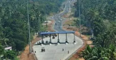 കളക്ടറുടെ അനുമതിയില്ല; കൊല്ലം ബൈപ്പാസിലെ ടോള്‍ പിരിവ് പൊലീസ് തടഞ്ഞു
