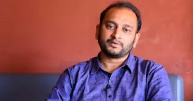 ഗോഡ്‌സെ എങ്ങനെയാണോ ഗാന്ധിയെ തൊഴുത് അദ്ദേഹത്തിന് നേരെ വെടിയുതിര്‍ത്തത് അതുപോലെയാണ് ഭരണഘടനയ്ക്ക് നേരെ മോദി നിറയൊഴിച്ചതും: പി.കെ. ഫിറോസ്