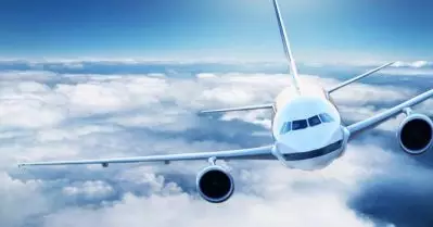 റെഡ് ലിസ്റ്റില്‍ ഉള്‍പ്പെടുത്തിയതിന് പിന്നാലെ ഇന്ത്യയില്‍ നിന്നും തിരിച്ചുമുള്ള വിമാനങ്ങള്‍ക്ക് വിലക്കേര്‍പ്പെടുത്തി ബ്രിട്ടന്‍