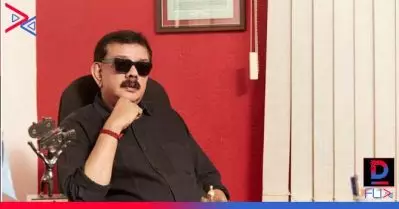 കനത്ത മഴ, ആളുകള്‍ കസേരയും തലയില്‍പൊത്തി ഓടുകയാണ്, എല്ലാം അലങ്കോലമായി, സ്റ്റേജില്‍ തകര്‍ന്നടിഞ്ഞ് നില്‍ക്കുകയാണ് ബച്ചന്‍; അനുഭവം പങ്കുവെച്ച് പ്രിയദര്‍ശന്‍