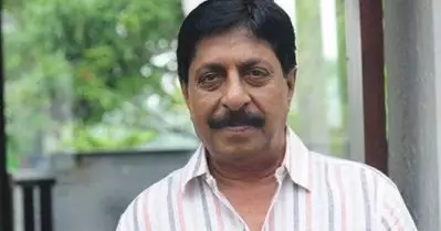 ഇ. ശ്രീധരനും ജേക്കബ് തോമസും ട്വന്റി-ട്വന്റിയിലെത്തണമെന്നാണ് ആഗ്രഹം; സിനിമാനടന്‍മാര്‍ ശരിയായ വഴിയിലെത്തുമെന്നാണ് പ്രതീക്ഷയെന്ന് നടന്‍ ശ്രീനിവാസന്‍
