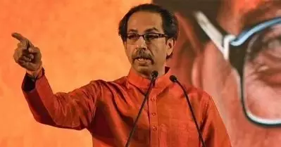 കോഹ്‌ലിക്കും സച്ചിനും ശേഷം പെട്രോള്‍ സെഞ്ച്വറി അടിക്കുന്നത് കാണേണ്ട അവസ്ഥയാണ്; ഇന്ധനവില വര്‍ധനവില്‍ ഉദ്ദവ് താക്കറെ