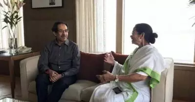 ബംഗാളില്‍ അമിത് ഷായുടെ തന്ത്രങ്ങള്‍ക്ക് തടയിടാന്‍ ശിവസേന; മമതയ്‌ക്കൊപ്പം നില്‍ക്കുമെന്ന് പ്രഖ്യാപനം