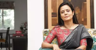 പശ്ചിമ ബം​ഗാളിൽ യഥാർത്ഥ മാറ്റം കൊണ്ടുവരുമെന്ന് മോദി; ഒരു സംശയവുമില്ലെന്ന് മഹുവ