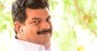 പരിധി പതിനഞ്ച് ഏക്കര്‍; കൈവശമുള്ളത് 207 ഏക്കര്‍; പി.വി അന്‍വറിനെതിരെ നടപടിയെടുക്കാത്തതില്‍ വിമര്‍ശനവുമായി ഹൈക്കോടതി