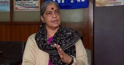 ‘ഏതെങ്കിലും ഒരു മന്ത്രിയുടെ അഭിപ്രായമല്ല ഇടതുപക്ഷത്തിന്റേത്’; ശബരിമല യുവതീ പ്രവേശന നിലപാടില്‍ മാറ്റമില്ലെന്ന് ആനി രാജ