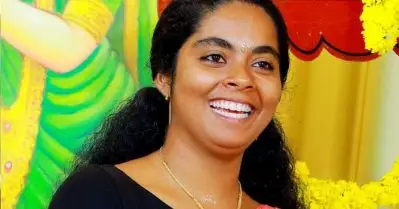 ‘ഹൃദയത്തോട് ചേര്‍ത്ത് പിടിച്ചതിന് ഒത്തിരി നന്ദി’; കെട്ടിവെക്കാനുള്ള പണം വാഗ്ദാനം ചെയ്ത സലിംകുമാറിന് നന്ദി പറഞ്ഞ് അരിതാ ബാബു