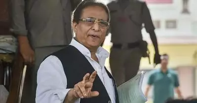 എസ്.പി എം.പി അസം ഖാന് ഡബിള്‍ ബാരല്‍ തോക്ക് വില്‍ക്കാന്‍ അനുമതി