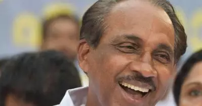 സീറ്റ് കിട്ടിയില്ലെങ്കില്‍ കെ. ബാബു ബി.ജെ.പിയില്‍ ചേരാന്‍ ധാരണയിലെത്തിയിരുന്നു; തൃപ്പൂണിത്തുറയില്‍ ബാബുവിന് സീറ്റു നല്‍കിയതിനെതിരെ ഐ ഗ്രൂപ്പ്