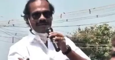 ‘പണ്ടൊക്കെ സ്ത്രീകളുടെ ഇടുപ്പ് ഭാഗത്ത് കുട്ടികളെ വെയ്ക്കുമായിരുന്നു, ഇപ്പോള്‍ വീപ്പ പോലെയായി’; ഡി.എം.കെ സ്ഥാനാര്‍ത്ഥിയുടെ സ്ത്രീവിരുദ്ധ പ്രസംഗം