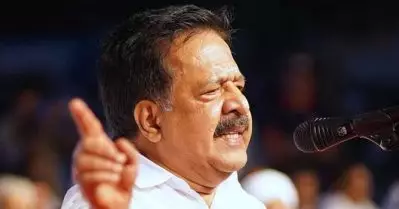 ഡോളര്‍ കടത്തില്‍ മുഖ്യമന്ത്രിയ്ക്ക് പങ്കെന്ന് മൊഴി; പിണറായി രാജിവെക്കണമെന്ന് ചെന്നിത്തല