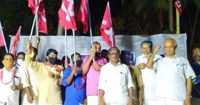 നാദാപുരത്ത് ലീഗ് വിട്ട് സി.പി.ഐ.എമ്മില്‍ ചേര്‍ന്ന ‘മാപ്പിള സഖാക്കളെ’ ഒറ്റപ്പെടുത്തണമെന്ന് ആഹ്വാനം; പരാതി നല്‍കി ഡി.വൈ.എഫ്.ഐ