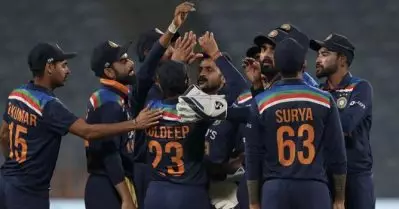 അരങ്ങേറ്റക്കാര്‍ കളംവാണു; ഇന്ത്യയ്ക്ക് തകര്‍പ്പന്‍ ജയം