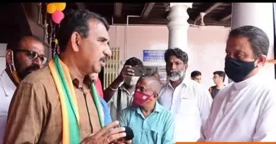 ബൈബിളും രാമായണവും വായിക്കുന്നതിന് പെന്‍ഷനില്ല, പിന്നെന്തിനാണ് ഖുര്‍ആന്‍ വായിക്കുന്നവര്‍ക്ക് പെന്‍ഷന്‍?; ക്രിസ്ത്യന്‍ പള്ളിയിലെത്തി വര്‍ഗീയത പറഞ്ഞ് ബി. ഗോപാലകൃഷ്ണന്‍