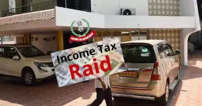 ഡി.എം.കെ നേതാവിന്റെ വീട്ടിലും സ്ഥാപനത്തിലും ഇന്‍കംടാക്‌സ് റെയ്ഡ്; നടപടി സ്ഥാനാര്‍ത്ഥിക്കായി എം.കെ സ്റ്റാലിന്‍ പ്രചാരണത്തിന് വന്നതിന് പിന്നാലെ