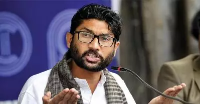 വനിതാ പൊലീസിനെ അപമാനിക്കാന്‍ ശ്രമിച്ചു; മേവാനിക്കെതിരായ രണ്ടാം കേസിന്റെ ‘വിശദാംശങ്ങള്‍’ പുറത്തുവിട്ട് അസം പൊലീസ്