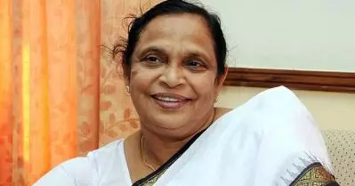 റോസക്കുട്ടി ഇനി സഖാവ് റോസക്കുട്ടി; സി.പി.ഐ.എമ്മിനൊപ്പം ചേര്‍ന്നു പ്രവര്‍ത്തിക്കുമെന്ന് പ്രഖ്യാപനം