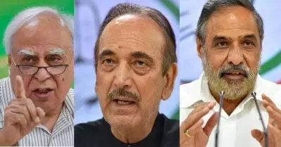 ഗുലാം നബി ആസാദ് വീണ്ടും പുറത്ത്; വിമതനേതാക്കളെ തള്ളി കോണ്‍ഗ്രസിന്റെ താരപ്രചാരക പട്ടിക