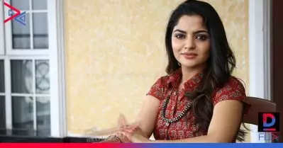 ബിഗ് ബോസില്‍ വൈല്‍ഡ് കാര്‍ഡ് എന്‍ട്രി ലഭിച്ചാലും പോകില്ല; കാരണം വ്യക്തമാക്കി നിഖില വിമല്‍
