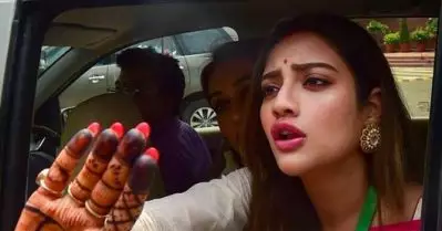 തൃണമൂല്‍ എം.പി നുസ്രത്ത് ജഹാന് വാഹനാപകടത്തില്‍ പരിക്കേറ്റെന്ന് പാര്‍ട്ടി; നാടകമെന്ന് ബി.ജെ.പി; വിവാദം